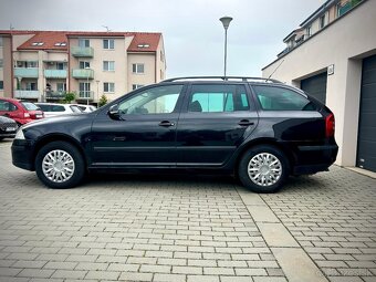 Škoda Octavia 2 Combi 2,0 tdi 103kw 4x4 diesel čierna met - 4