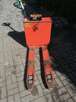 Paletový vozík 2.5t - 4