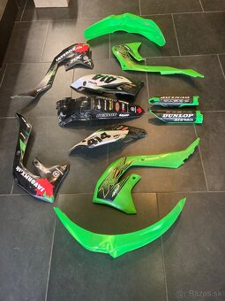 Sada plastov Kawasaki KXF - 4