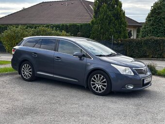Predám Toyota Avensis 2.2 diesel, automat - 4
