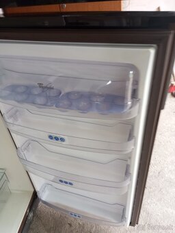 Chladnička s mrazničkou - 4