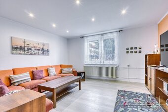 5-izbový rodinný dom s dvomi garážami v obci Špačince - 4