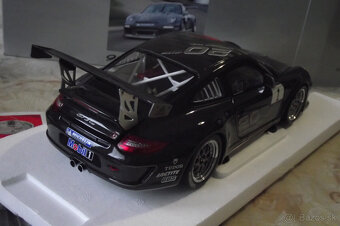1:18 Porsche 911 - 4