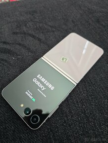 SAMSUNG Galaxy Z Flip 5  5G 256GB Violet - 4