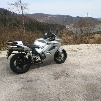 Honda VFR800 - 4
