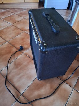 Marshall MG30 DFX - 4
