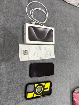 Predám IPhone 15 PRO 256 GB black Titan - 4
