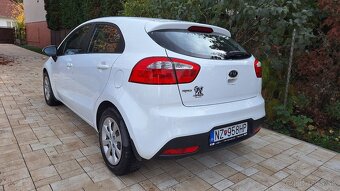 Kia rio - 4