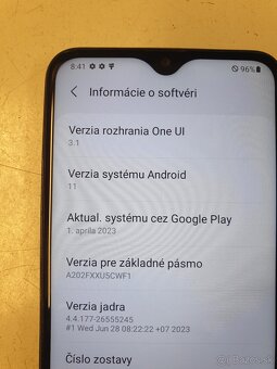 Galaxy A20e - 4