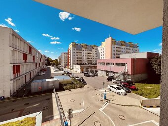 RezervovanéSmart bývanie:kompaktná garsónka v top... - 4