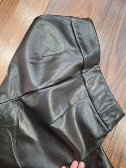 GUESS koženkové legíny vel.S - 4