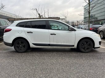 Renault Megane 1.6i - 4