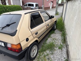 Predám Škodu Favorit, rok výroby 1990, 91 xxx km. - 4