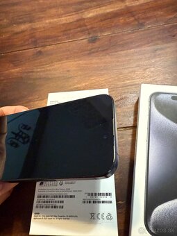 Predám iPhone 15 Pro 512GB - 4