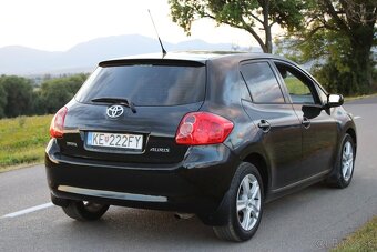 Predám Toyota Auris 1,6i benzín - 4