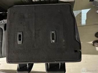 Zadné sedadlá Jaguár E-Pace L0539830AC04PVJ - 4