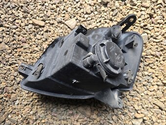 Predné svetlá Citroen Berlingo - 4