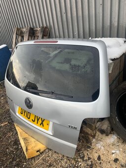 Predam zadnu kapotu VW Touran - 4