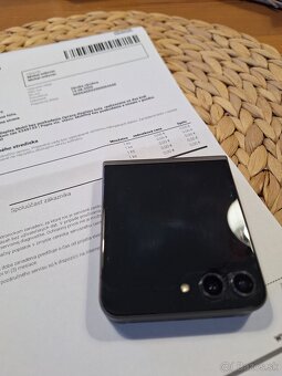 Predam Samsung Z Flip 5 - 4