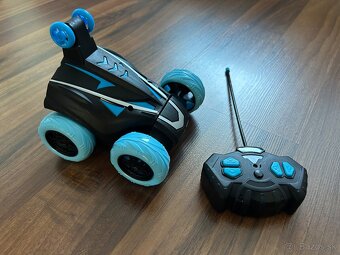 Auto na dialkove ovladanie - 4
