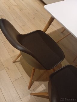 Stôl plus stolicky - 4