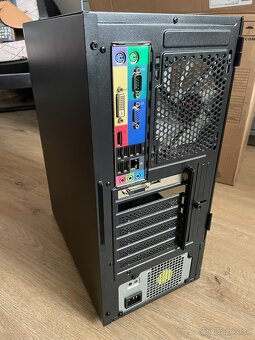 Venon stolový počítač - 4