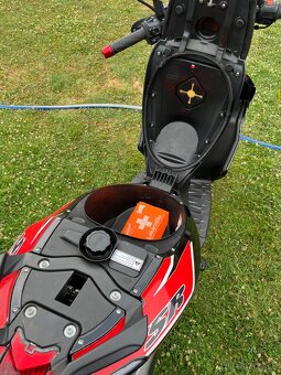 Aprilia sr50 - 4
