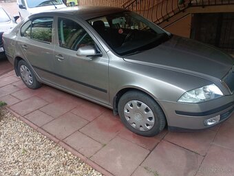 Škoda Octavia 1.6 mpi Ambiente 2007 - 4