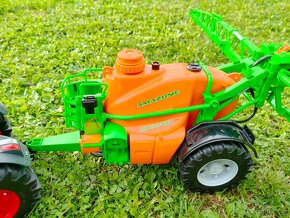 BRUDER traktor + postrekovač - 4