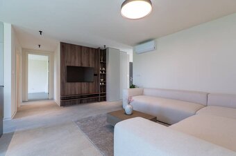 Luxusný 4 izb. byt na PRENÁJOM,Košice - Sever, ul. Ďumbiersk - 4