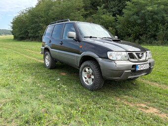 Nissan Terrano 2 - 4