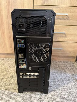 Herné PCčko Ryzen 7 5800/ RTX 4060 / 32GB/ 1TB NvMe - 4