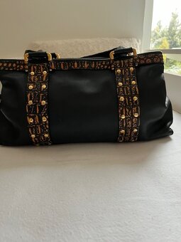 Kabelka čierna so zlatým kovaním. - 4