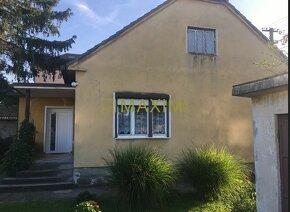 Ponúkame na predaj rodinný dom v obci Sološnica v pôvodnom s - 4