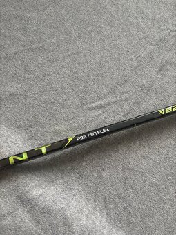 Hokejka Bauer AG5NT - 4