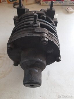 Tatra T-815 regulator tlaku - 4