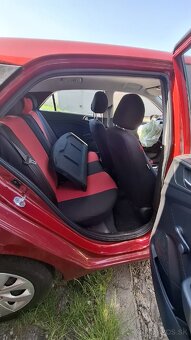 Hyundai i20 po dopravnej nehode nepojazdný - 4