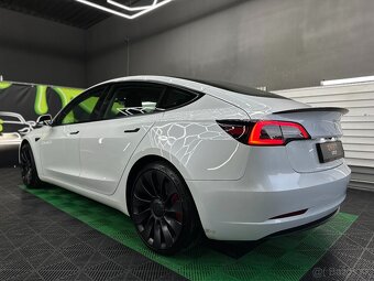Tesla Model 3 Performance 2022 - 4
