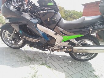 Kawasaki ZZR1200 - 4