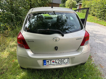 Toyota Yaris benzín - 4