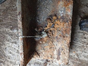 Traverza,šína, koľajnica, železná oceľ, železo - 4