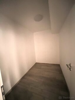 Prenájom priestranného 2,5- izbov. bytu v novostavbe Vrútky - 4