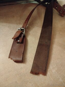 Starý kožený turistický nosič - 4
