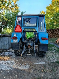 Predám traktor ZETOR - 4