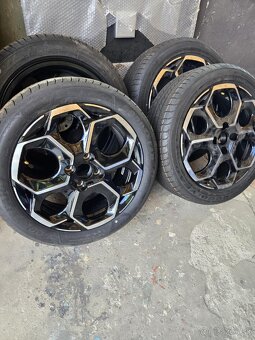 Elektronický a gumy Goodyear 205/55 R17 - 4