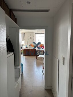 JKVreal ponúka na predaj nebytový priestor na 12. poschodí b - 4