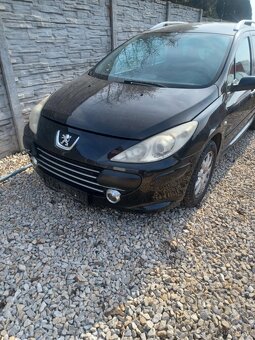Rozpredám Peugeot 307 SW 1.6Hdi 66kw 9HV - 4