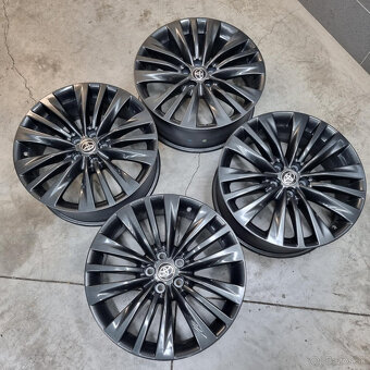 Toyota HIGHLANDER 5x114,3 R20 8J ET35 - 4