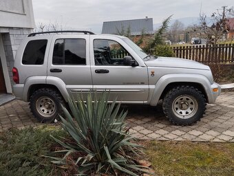 Jeep Cherokee - 4