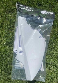 Predám plasty Yamaha YZ - 4